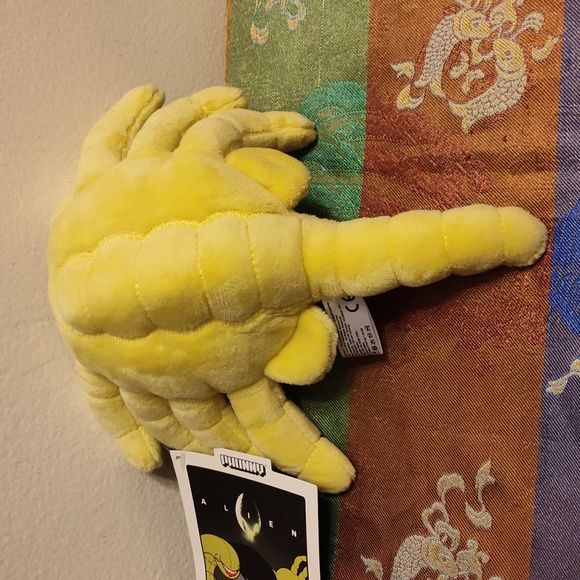 Adorable Phunny Alien Face Hugger Plush NWT - Picture 2 of 6
